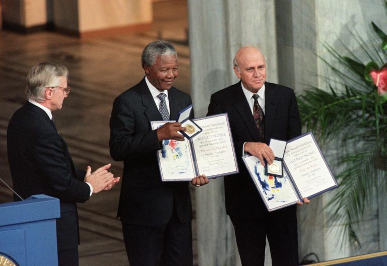 Combien De Temps Nelson Mandela A été Emprisonné Qui est Nelson Mandela ? Découvrez sa vie (Quizz) – Aujourd'hui 100 Faute